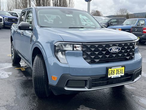 New 2026 Ford Maverick XLT w/ XLT Luxury Package FWD image 3