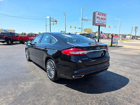 Used 2017 Ford Fusion SE w/ Fusion SE Technology Package image 5