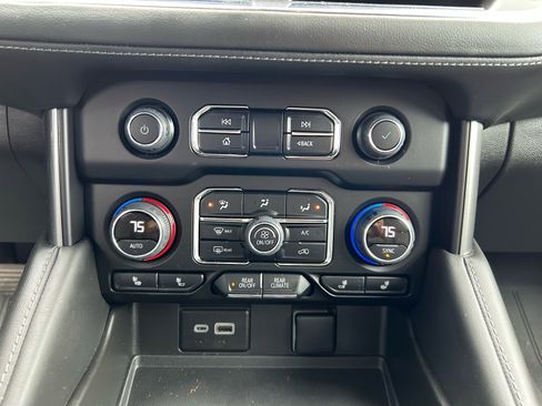 Used 2023 Chevrolet Tahoe Z71 w/ Luxury Package AWD/4WD image 16