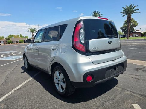 Used 2017 Kia Soul FWD image 7