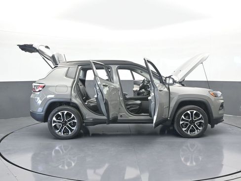 Used 2022 Jeep Compass Limited image 72