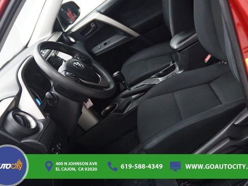 Used 2015 Toyota RAV4 LE FWD image 9