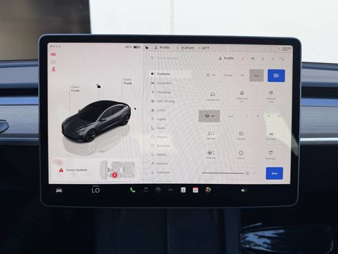 Used 2023 Tesla Model 3 Standard Range RWD image 23