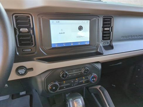 Used 2021 Ford Bronco Big Bend w/ Sasquatch Package image 11