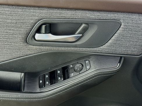 Used 2021 Nissan Rogue SV FWD image 19