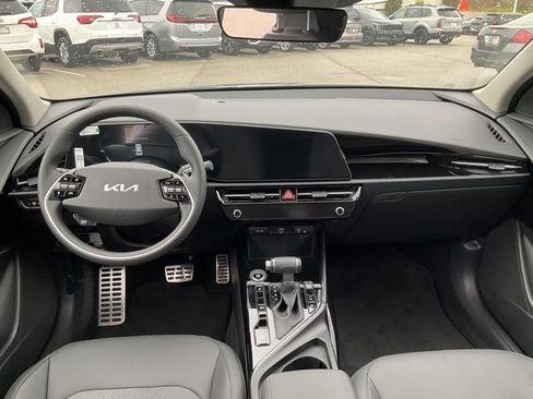 Certified 2025 Kia Niro EX Touring image 14