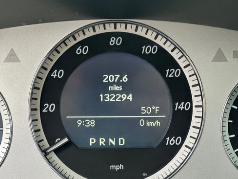 Used 2011 Mercedes-Benz GLK 350 4MATIC image 19