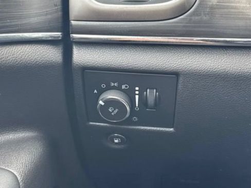Used 2020 Jeep Grand Cherokee Limited AWD/4WD image 17