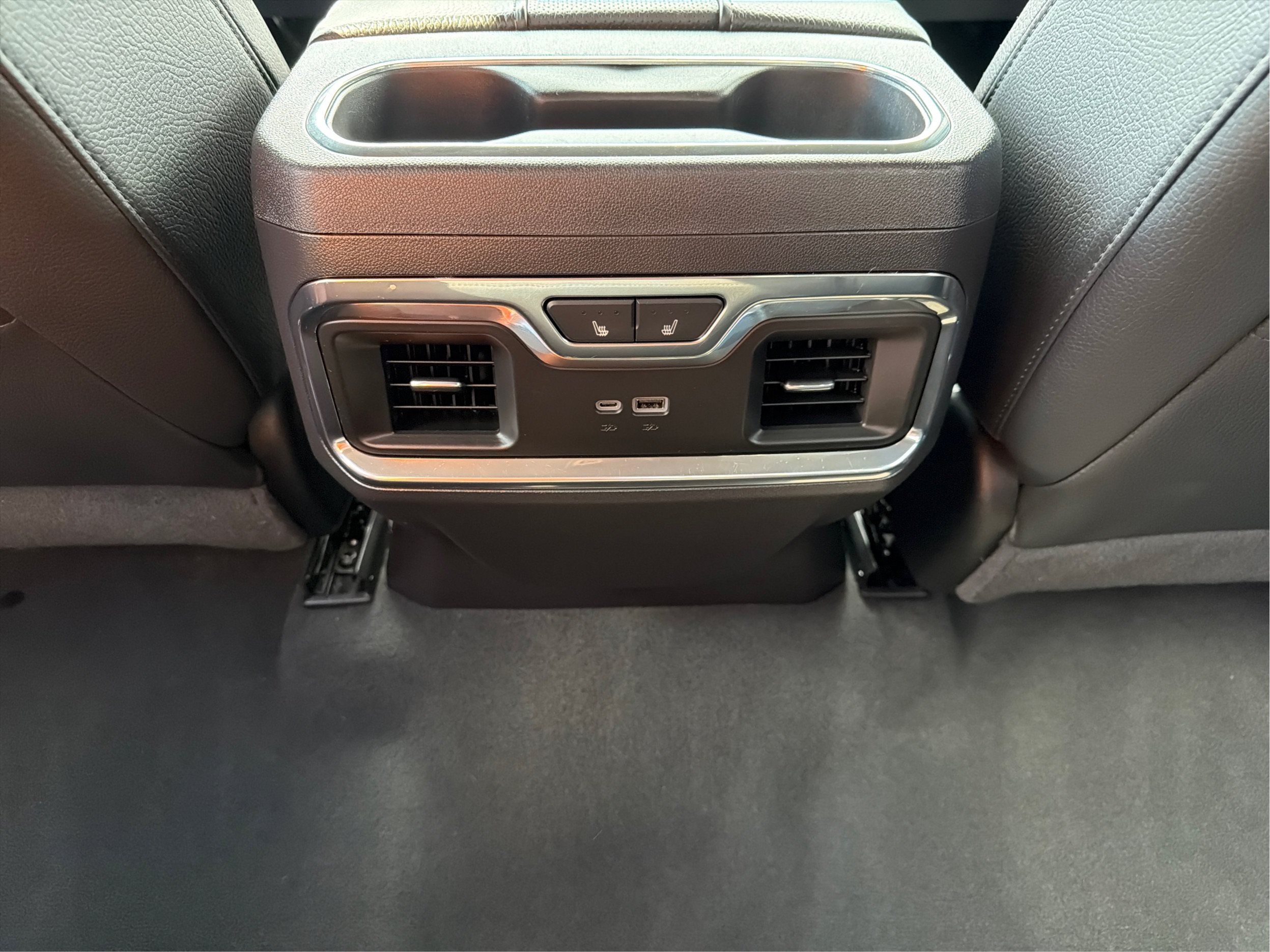 Used 2024 GMC Sierra 1500 Denali w/ Denali Reserve Package AWD/4WD image 22