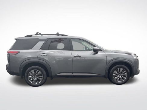 Used 2022 Nissan Pathfinder SV AWD/4WD image 8