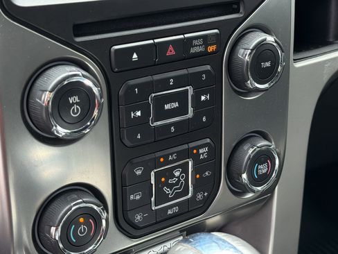 Used 2014 Ford F150 FX4 w/ Equipment Group 402A Luxury AWD/4WD image 18