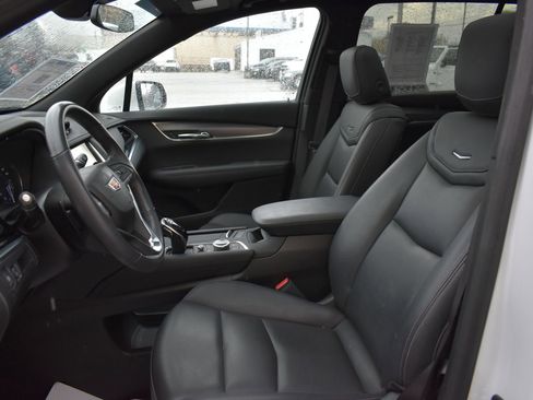 Used 2024 Cadillac XT6 Luxury w/ LPO, Floor Liner Package image 12