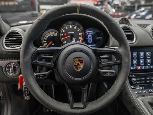 Used 2023 Porsche 718 Cayman GT4 RS image 15