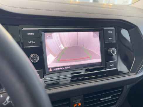 Certified 2024 Volkswagen Jetta SE image 23