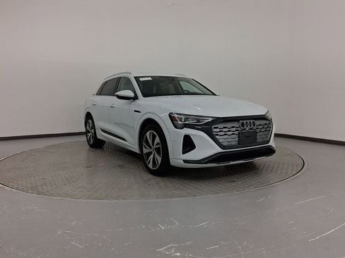 Certified 2024 Audi Q8 e-tron Premium Plus w/ Premium Plus Package image 7