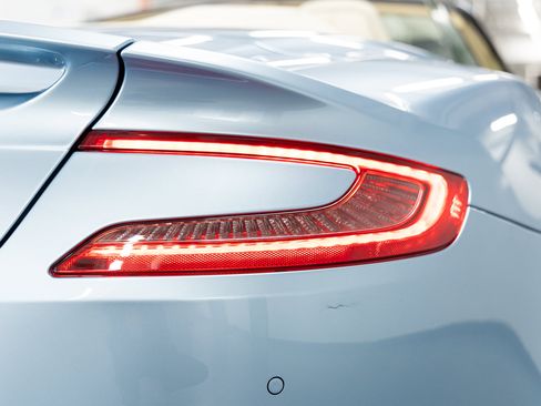 Used 2016 Aston Martin Vanquish Volante RWD image 28