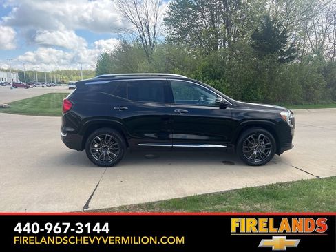Used 2023 GMC Terrain Denali w/ Black Diamond Edition AWD/4WD image 10