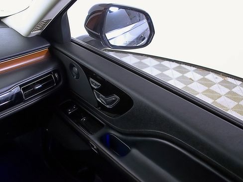 Used 2023 Lincoln Aviator Reserve w/ Equipment Group 201A image 20