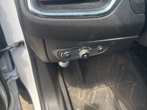 Certified 2021 Chevrolet Equinox LT FWD image 12