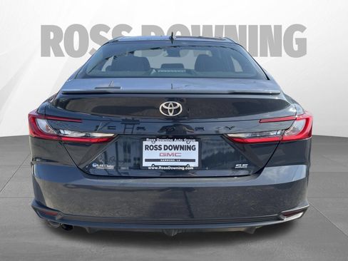 Used 2025 Toyota Camry SE FWD image 5
