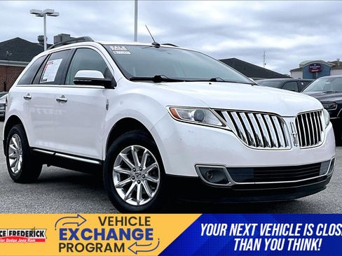 Used 2014 Lincoln MKX FWD w/ Equipment Group 101A image 1