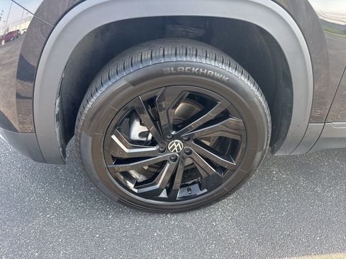 Used 2023 Volkswagen Atlas SE AWD/4WD image 5