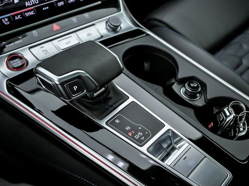 Used 2024 Audi RS 7 Performance AWD/4WD image 39