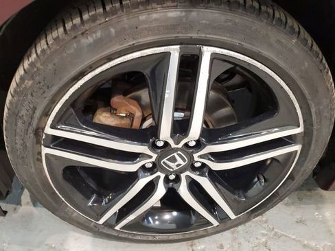 Used 2016 Honda Accord Touring image 28