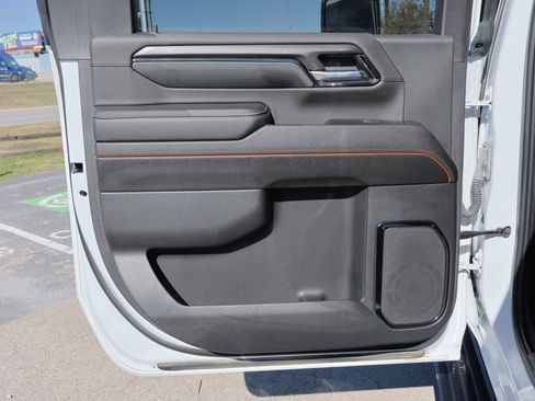 Used 2024 GMC Sierra 2500 AT4 w/ AT4 Premium Plus Package image 28