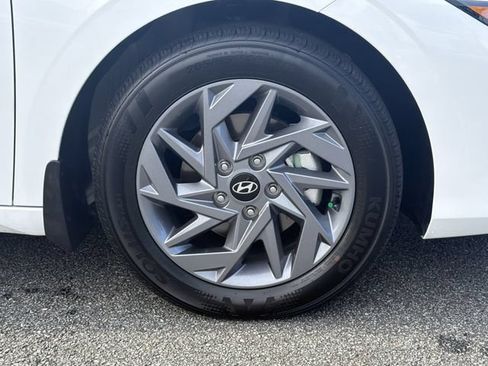 Certified 2026 Hyundai Elantra Hybrid FWD image 12