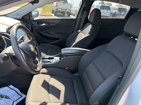Used 2019 Chevrolet Malibu LT FWD image 16