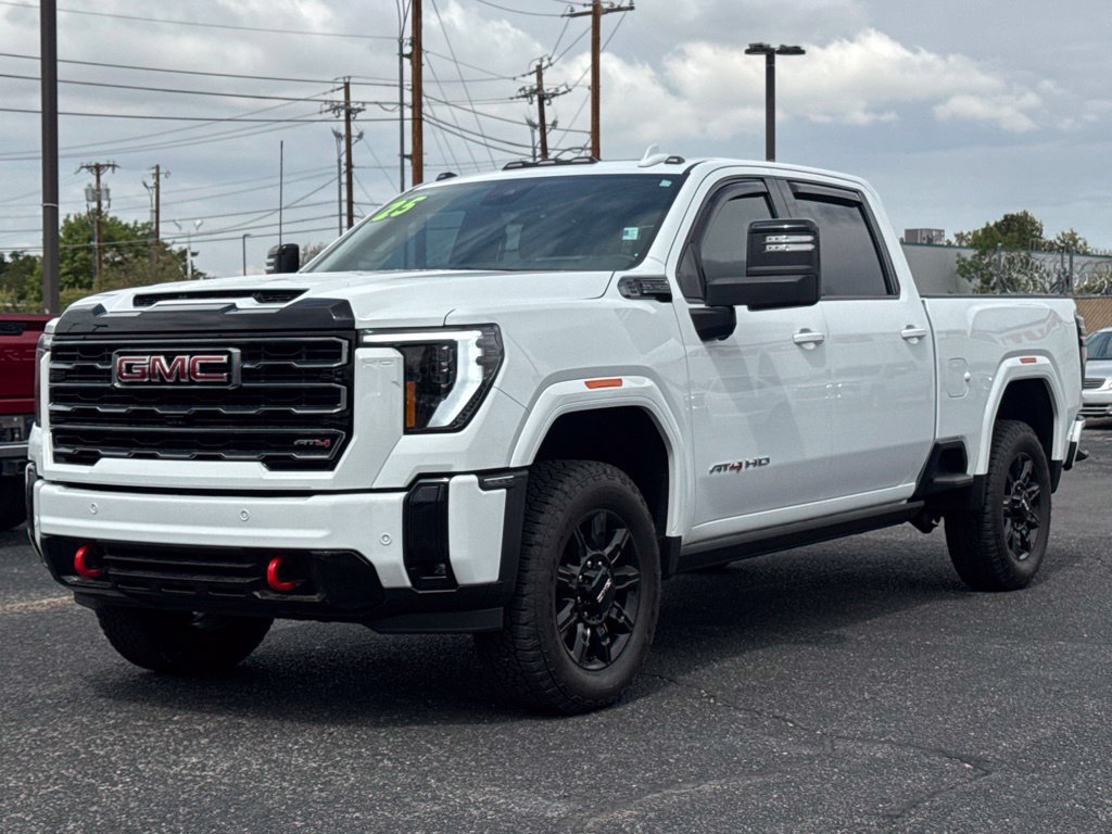 Used 2025 GMC Sierra 2500 AT4 w/ AT4 Premium Plus Package AWD/4WD image 3