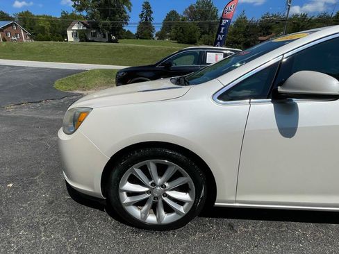 Used 2012 Buick Verano FWD image 2