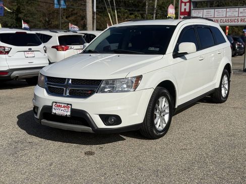 Used 2014 Dodge Journey SXT image 2