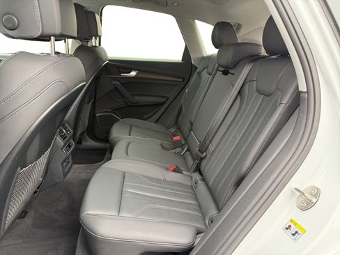 Certified 2025 Audi Q5 2.0T Premium Plus w/ Premium Plus Package image 16