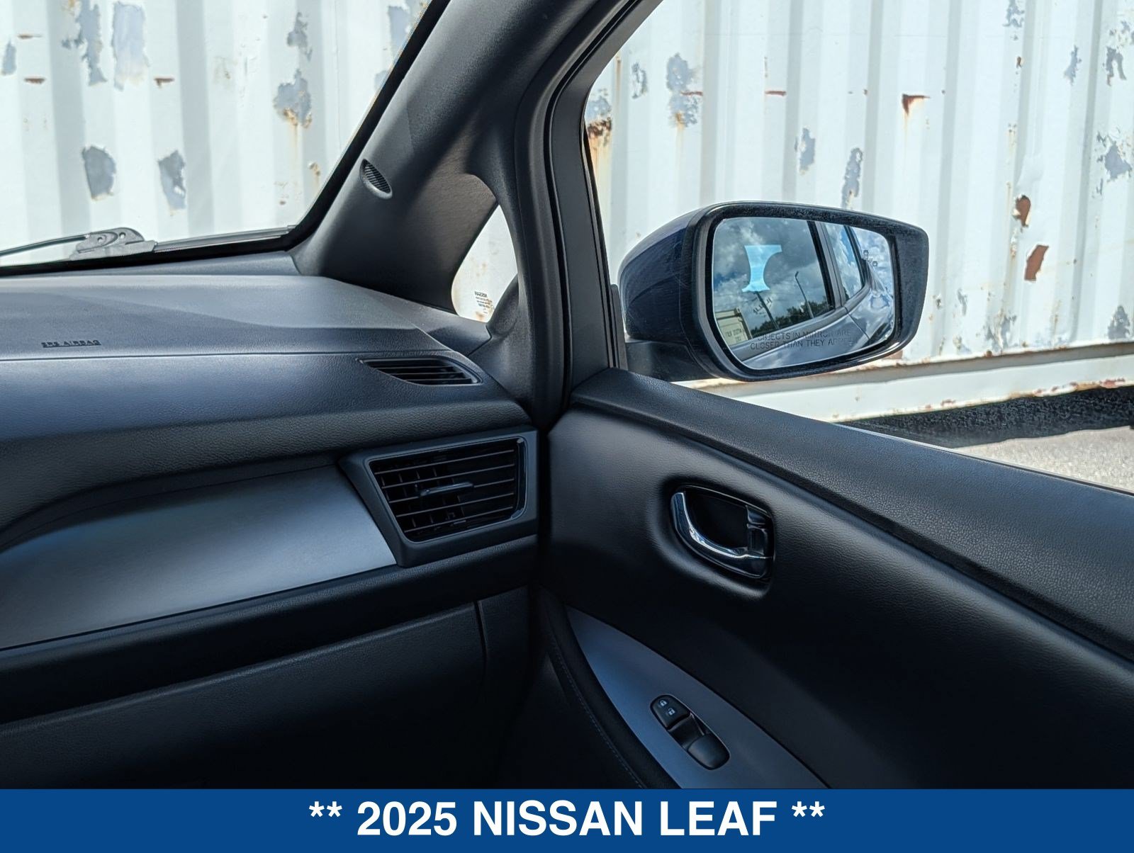 Used 2025 Nissan Leaf S FWD image 18