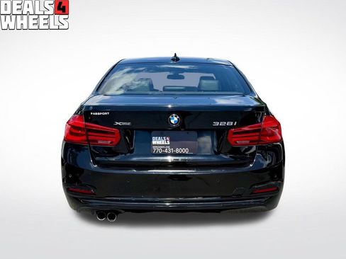 Used 2016 BMW 328i xDrive Sedan AWD/4WD image 9