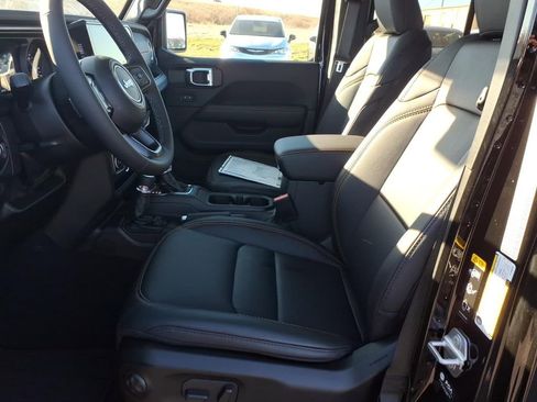 New 2026 Jeep Gladiator Sport AWD/4WD image 12