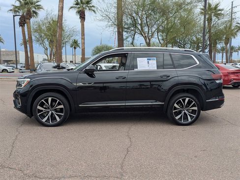 Used 2024 Volkswagen Atlas SEL Premium R-Line image 3