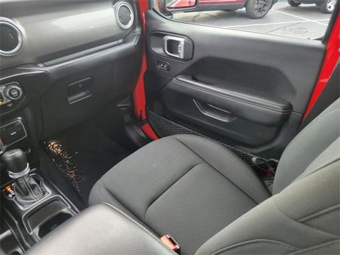 Used 2021 Jeep Wrangler Unlimited Sahara w/ Dual Top Group image 15