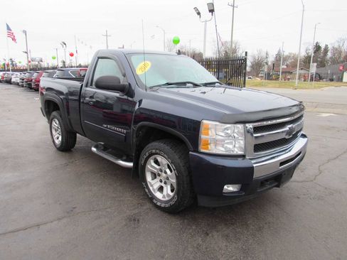 Used 2010 Chevrolet Silverado 1500 LT w/ Exterior Plus Package image 3