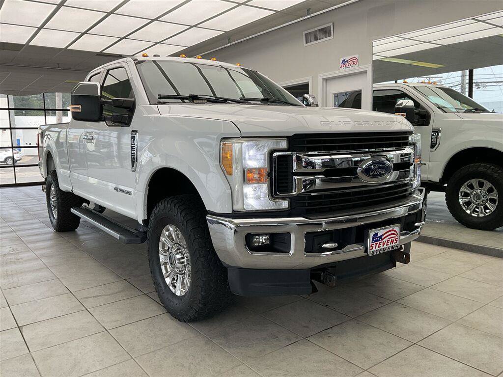 Used 2017 Ford F350 XLT w/ XLT Premium Package AWD/4WD image 1
