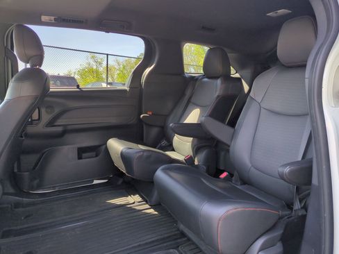 Used 2021 Toyota Sienna XSE image 29