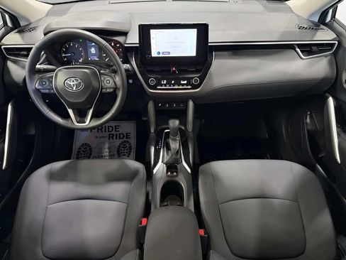 Used 2024 Toyota Corolla Cross LE AWD/4WD image 30