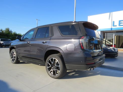 Used 2025 Chevrolet Tahoe RST w/ Comfort Package AWD/4WD image 3