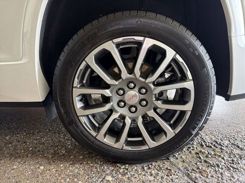 Used 2023 GMC Acadia Denali w/ Denali Ultimate Package AWD/4WD image 10