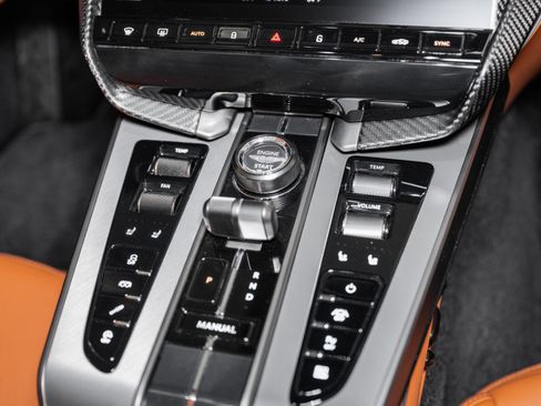 Used 2025 Aston Martin Vanquish image 29