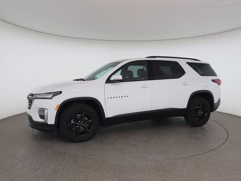 Used 2023 Chevrolet Traverse LT FWD image 5