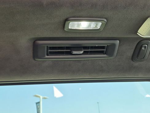 Certified 2025 Cadillac Escalade ESV V AWD/4WD image 33