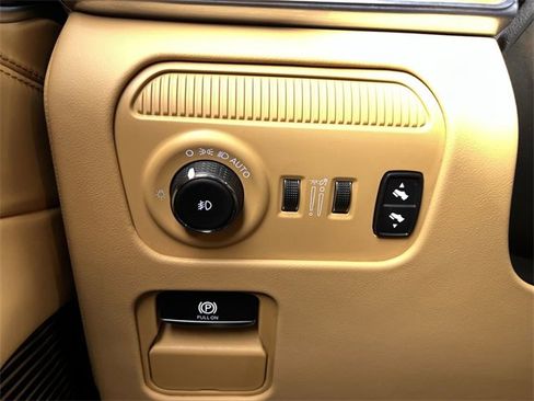 Used 2022 Jeep Grand Wagoneer Series III w/ Flexible Seating Group image 18